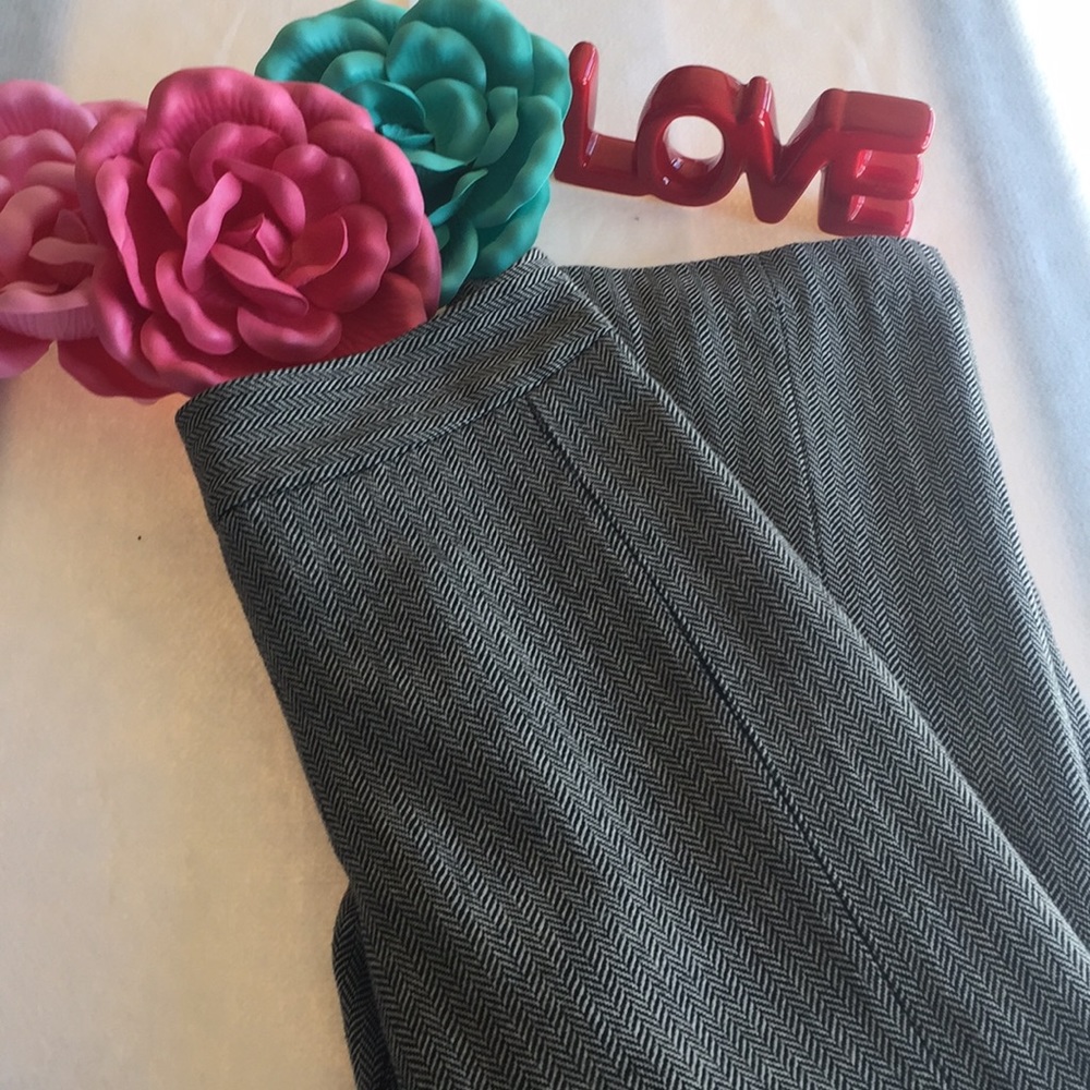 EUC Black/White pants